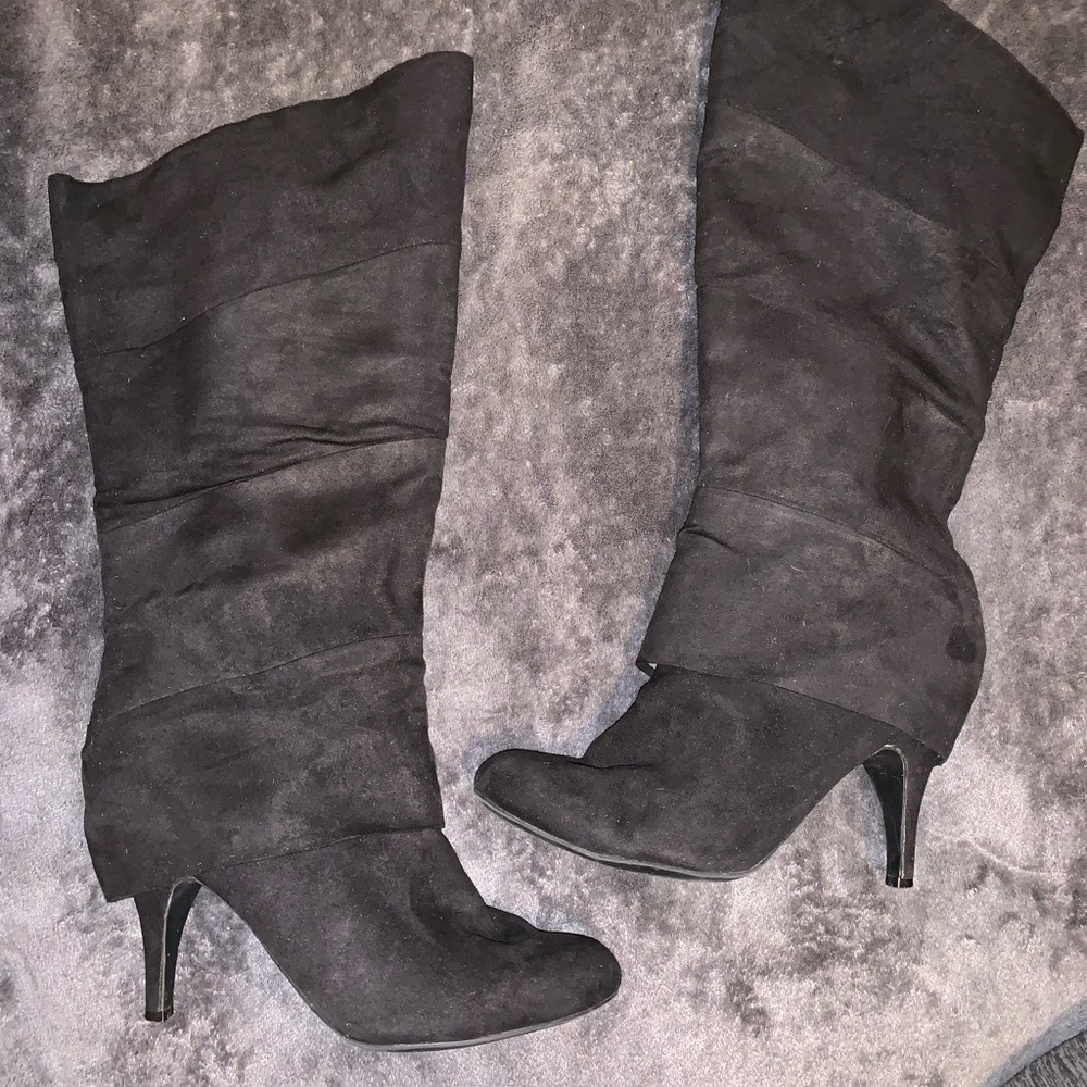 Fergie Black heel boots barely worn w/ drop cuff